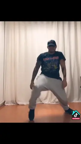 Dança comigo 👍🏻 #tiktokemcasa #foryou #foryoupage #dance #desafio