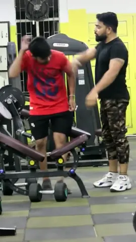 Aaj to ye prank bhari pad gya 2 rakh di kamine ne #draft #prank #prankwar #oyeindori