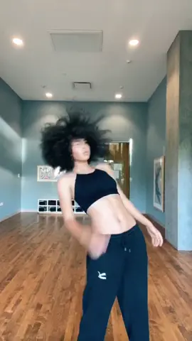 If you could describe me in emojis what would I be??? LIKE IN DONT EVEN KNOW dc: @cynarraa