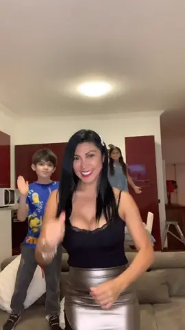 quando le lezioni virtuali sono finite e non ci sono più compiti 🤪#familia#diversion#baile#dance#compitidellevacanze