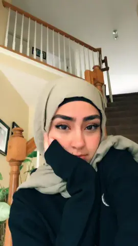 ayo this only happens when i’m like rly genuinely laughing but