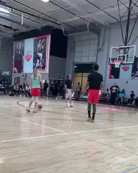 Nothing like a lil shooting competition between @paigebueckers and Steph 😏 #fyp #basketball #sports @wslam