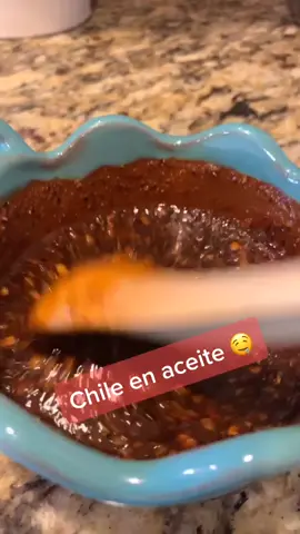 Chilito en aceite 🤤 #LearnOnTikTok #chileenaceite #MomsofTikTok #sahm #sahw #homeroutine #littlethings #got2bhome #fyp #parati #mexicanfood #tryit