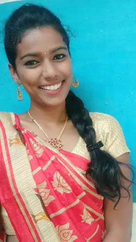 ni pakkumothu pathikichi manasu enakku 😅😅😅😅😅