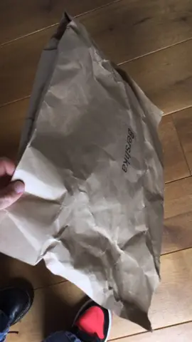 mi è arrivato un pacco da Bershka mentre facevo lezione
