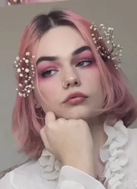 Elise @elpltt_ blends and layers rose shades from the #GucciBeauty lipstick collections creating a glowing, original look