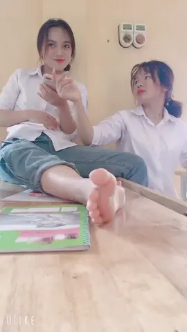 Vẫn còn đang ngơ ngác kb chuyện gì 😂😂