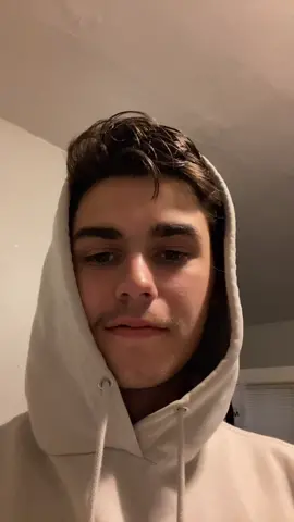 #greenscreen hahaha plz help a guy out #followmeh #underrated #walkingonadream #inyourface #helpmeout #relatable