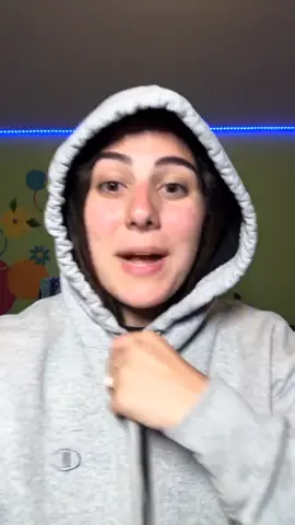 I put a lil twist (literally) on the throwing hat transition #greenscreenfamily #transitions #truflow #fyp #foryou