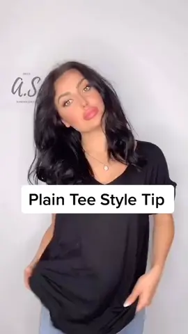 Style Tip 🖤 which option would you wear? 🥰 @laurabudryte #ukfashion #style #ukstyle #styletip #fashionhack #isawitfirst #inwithisaw