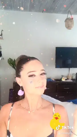 #makeup #makeupartist #makeuptutorial #lockdownlooks #OOTD #lotd #fyp #fy #foryourpage #rubberducky #rubberduck #purple #blue