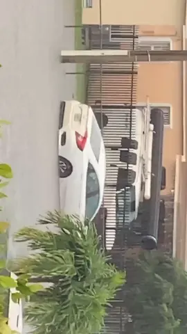 Anyone have a boat 🚣‍♀️😂😅🤣 miami problems 🤦‍♂️ #miami #miamifl #miamiproblems #flood #car #mercedes #honda #trend #viral #honda #crazy #lol #hah