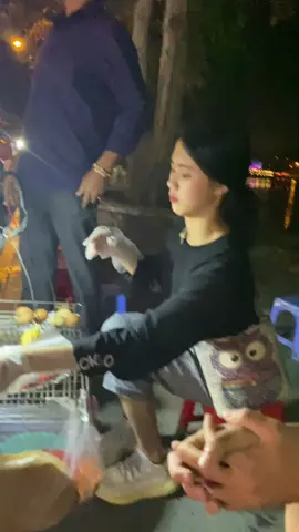 Part2  em bán bánh tráng ở bờ hồ đối diện chợ đêm đà lạt.  Đã có zalo e đó. Ai cần k 🤣  #phieucungxechat #lauguongbienhinh #diduongquyen #khitoigia