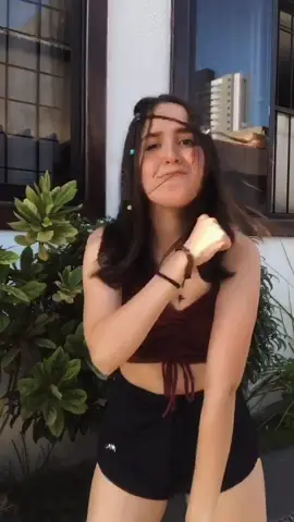 E a borboleta que passou bem no meio do vídeo?AAAAA prestem atenção 🥺 #foryoupage #fyp #dance #butterflies