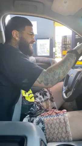 The Employee at the McDonald’s Drive Thru sang to us so I decided to sing back 😂😂😂