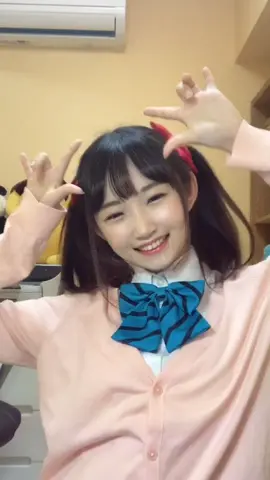 ウインクできない症候群(;_;) この子はラブライブというアニメの矢澤にこちゃんです!!アイドルとしてすっごく尊敬してるんです🥺 低クオですみません🙇‍♀️