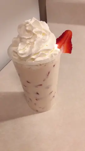 Fresas Con Crema 🍓 #quickrecipe #fyp #fresaconcrema #strawberry