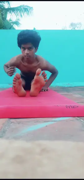 balancing with toe #yoga #sanyoga ##joker #yogabalance #viralvideo #fyp #foryoupage @naveenricky