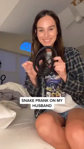 LIKE FOR PART 2 😂🐍 #surprise #prank #funny #prankwars #snake #react #gotthisforyou #couplegoals #itsaremix #fyp #reaction