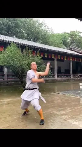 A rainy day!#kungfu #shaolin #fyp