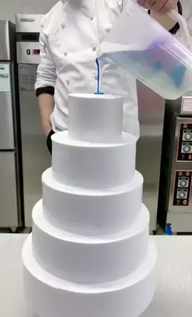 This is so satisfying 😍 #foodies #cake #baking (via @cookinggirl007 )