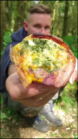 CampFire breakfast egg muffin🌲🔥 #menwiththepot #nature #food #adventure  #breakfast #asmr #awesome #best #hungry #forest #fire #fyp #passion #eat