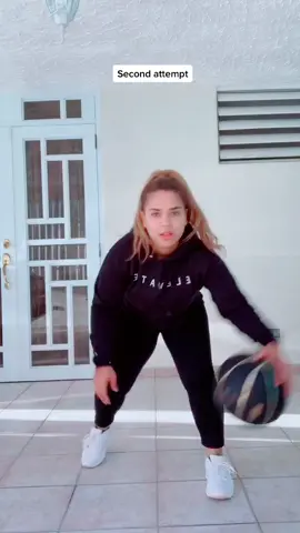 #dribbletothebeat #dribble #puertorico #hoopsgirl #dribblebeatchallenge #fyp #duet #baloncelista #girlsbasketball #womanpower #womansbasketball