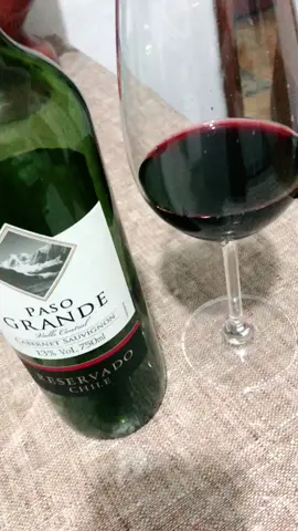 Sextou com vinho!🍷 Quem ama curte aí 🥰♥️ #vinho #tiktoker #sextouemcasa #cabernetsauvignon #vinhoseco #borabeber