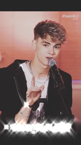 the eye contact 🍋💡@whydontwemusic #whydontwe #wdw #limelight #corbynbesson #foryou