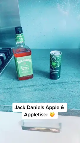 Happy Saturday #jackdanielsapple #jackd #mumsover30 #happysatrday #scottishmumma #mumswhodrink #tiktokmum