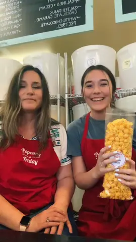 I played a trick on my mom!😂 All jokes, mom, hehe❤️🍿 #popcornfriday #BestFriendDay