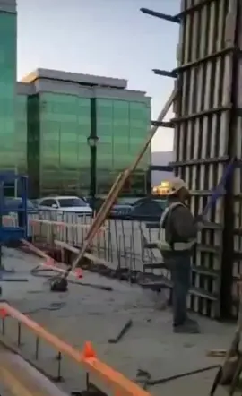Eh where’d it go? 🤷🏼‍♂️ #oshaviolation #construction #constructionfail #safety #formwork #viral #electrician #jobsite #plumber #safeworkenviroment