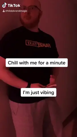 Chill with me for a minute #vibe #chill #magic #magictrick #KeepingItCute #HiddenTalents #tiktok #viral #trending #xyzbca #fyp #foryou