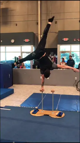 hand stand #acrobatics #super #parati #foryoupage #art #artist