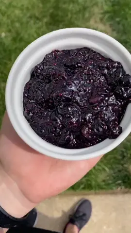 Homemade blueberry jelly!! SO GOOD #healthy #homemade #DIY #cooking #baking #blueberry #KeepingItCute