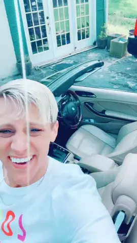 Tops DOWN y’all! 🚘 @johnnydboi What a perfect WEDDING GIFT baby! 💖 Thank you! 🤟🏽💋 #KeepingItCute #bmw #Summer #tngaydads #foru #fypシ #engaged #fu