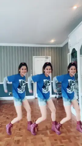 Dancing back to the 90s..I❤️ #dancing #mom #foryoupage #xyzbca #foryourpage #90s #dance #stayathome #tiktokph