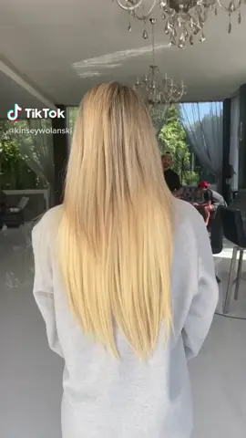 The Hair is The Method. @kinseywolanski Wearing my #hairextensions in 20”   @clubhousebhnews @carlosacastellanos