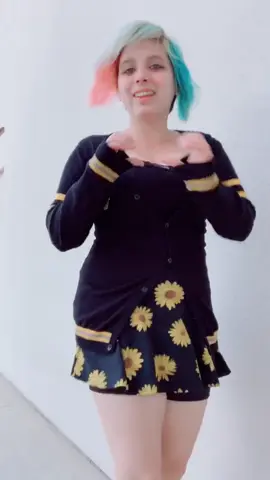 ✨I’m going to so this trend again just cuz it’s cute✨#hogwarts #hufflepuff #dance #keepingitcute #trend #cutetrend