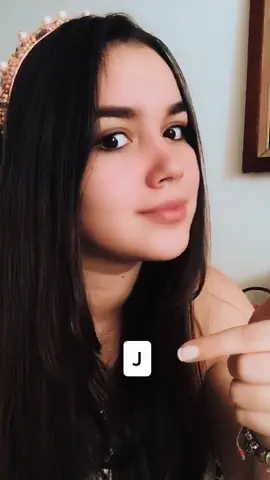 Literal nadie puede decir quienes son porque son iniciales repetidas JAJDJAJDNSN