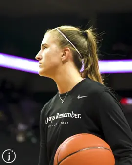 A little slow mix of @sabrina_ionescu20 to get you ready for the weekend 💛🎥: JSquared #basketball #nbaskillstrainer #WNBA