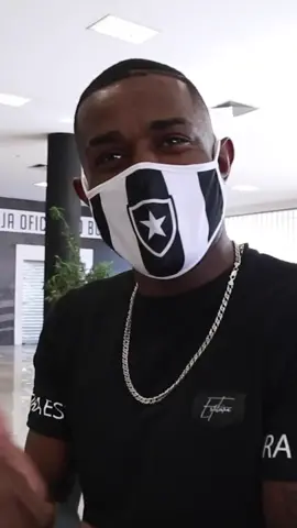 “Corona vírus sai pra lá” e vamos de álcool em gel e máscara personalizada 😷 #botafogo #pandemia #covid19 #pandemia #futebol #resenha #football