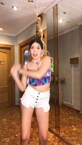Me apetecía hacer algo raro😝Te reto hacer algún amigo en los coments!🤞🏼🤗ig: estheermartinez_ @estheerofficial #viral #spaingoals #dance