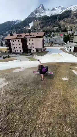 Grassboarding pt.2 @nicolashuber2 #fy #fyp #viral #snowboarding