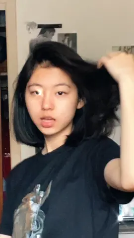 What flavor pocky is best? I like either chocolate or strawberry ( kinda basic but it’s good :D ) #SafeguardSplash