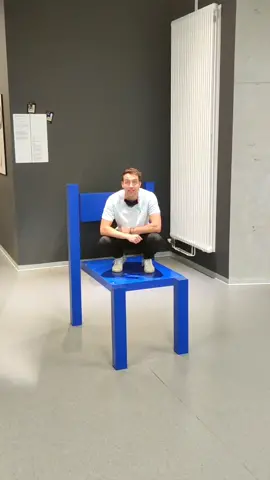 THE CHAIR 🤣 DER STUHL😂 Fake or Not? Markiere eine Person, die das sehen muss 😳 #illusion #opticalillusion