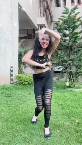 For my South Indian fam 🤩 #Veera IG: nidhikumardance #foryou #fyp #trending #veeraveera #foryoupage #danceindia #dance #dancewithme