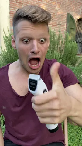 Real or Fake? When I hear this song I can’t control myself... #prank #cut #hair #joke