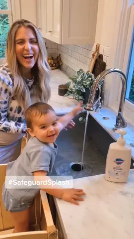 #SafeguardSplash Senna kept asking for more splashing after 🤣 #SafeguardPartner #cleanhands @safeguardsoap
