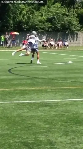 HE’S SLITHERING LIKE A SNAKE! (via joseph_nudelman/Instagram)